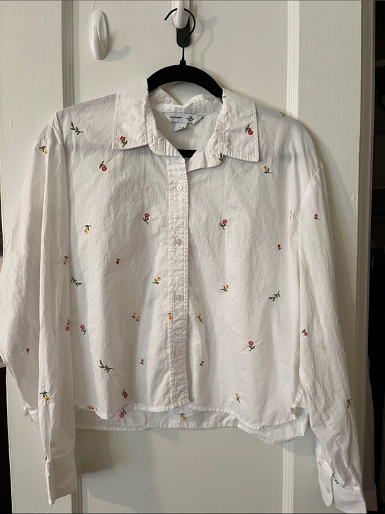 Old Navy Tops - Embroidered button up